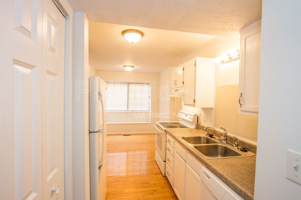 1838 Keystone Lakes Dr - Photo 7 of 30