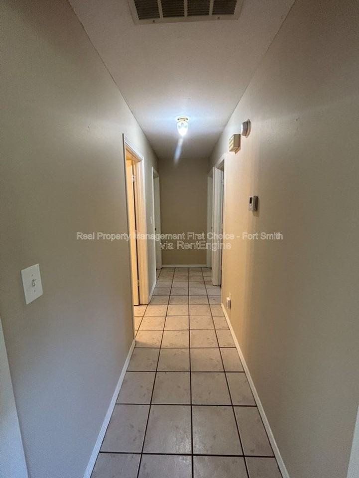 230 W Gary St #B - Photo 5 of 15