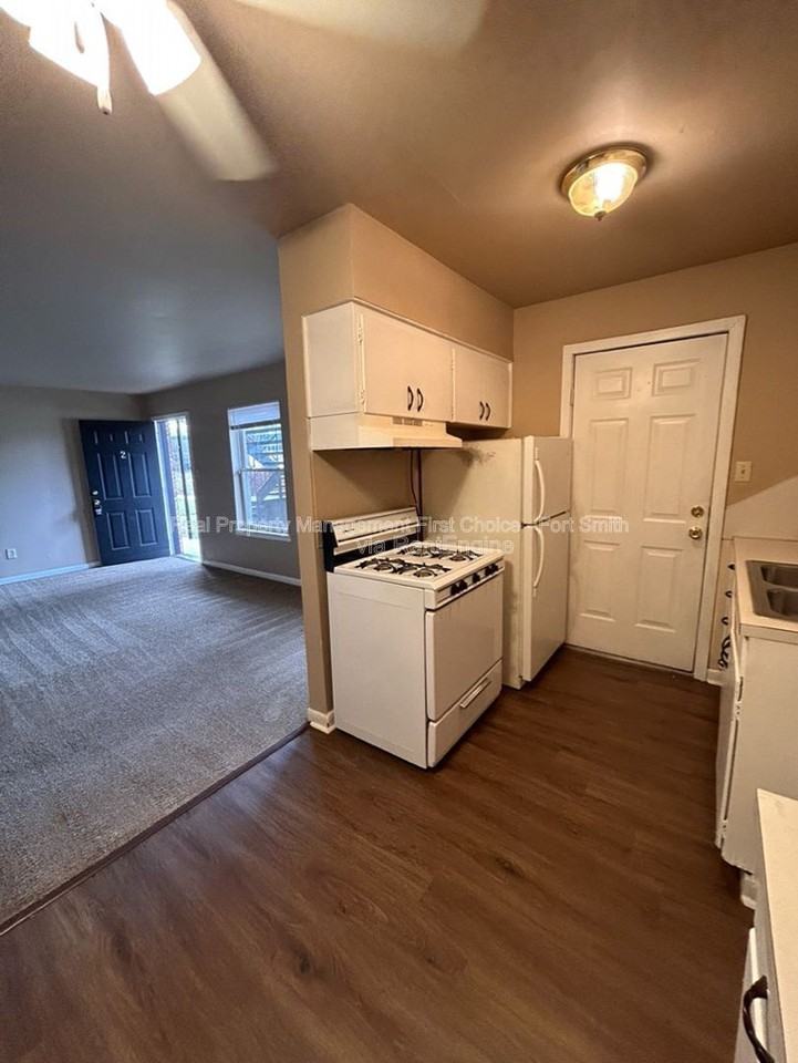 2301 S V St #2 - Photo 6 of 10