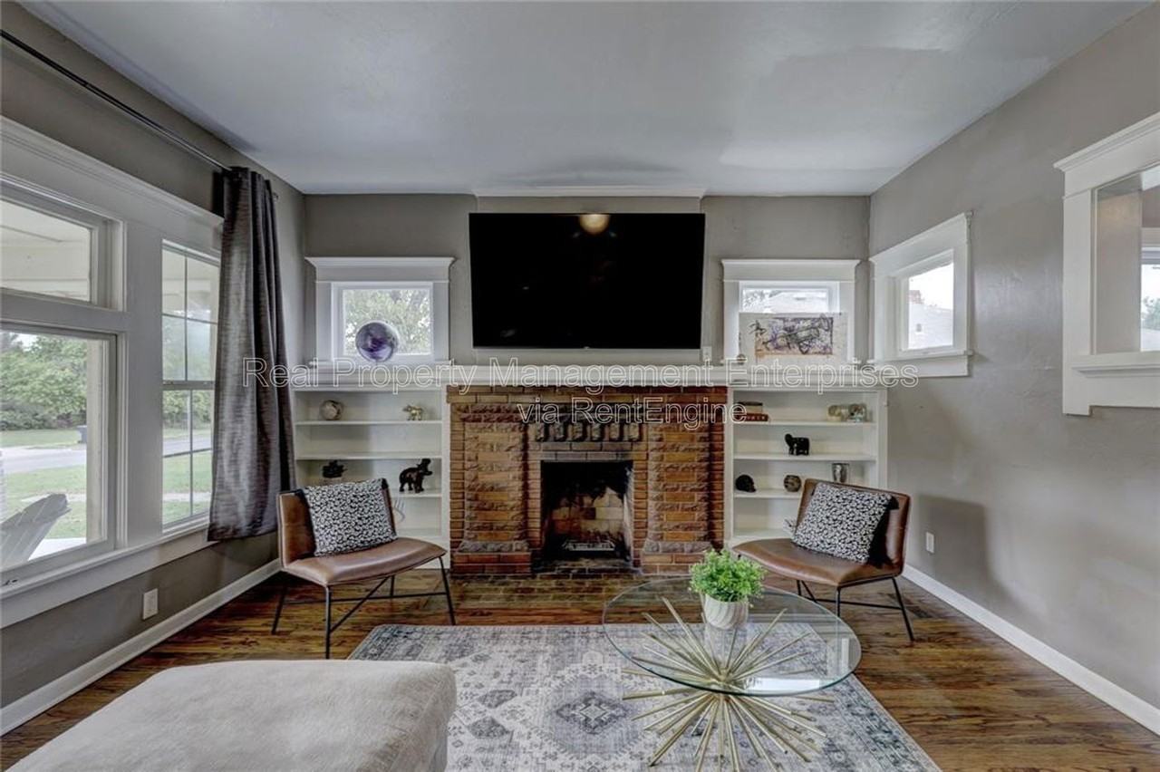 2208 Nw 16th St - Photo 3 of 21