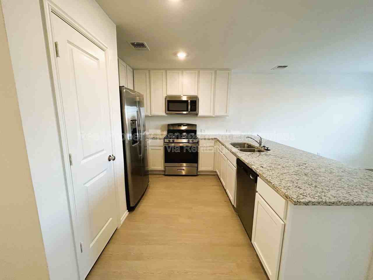 3231 Nw 147th Ter - Photo 4 of 28