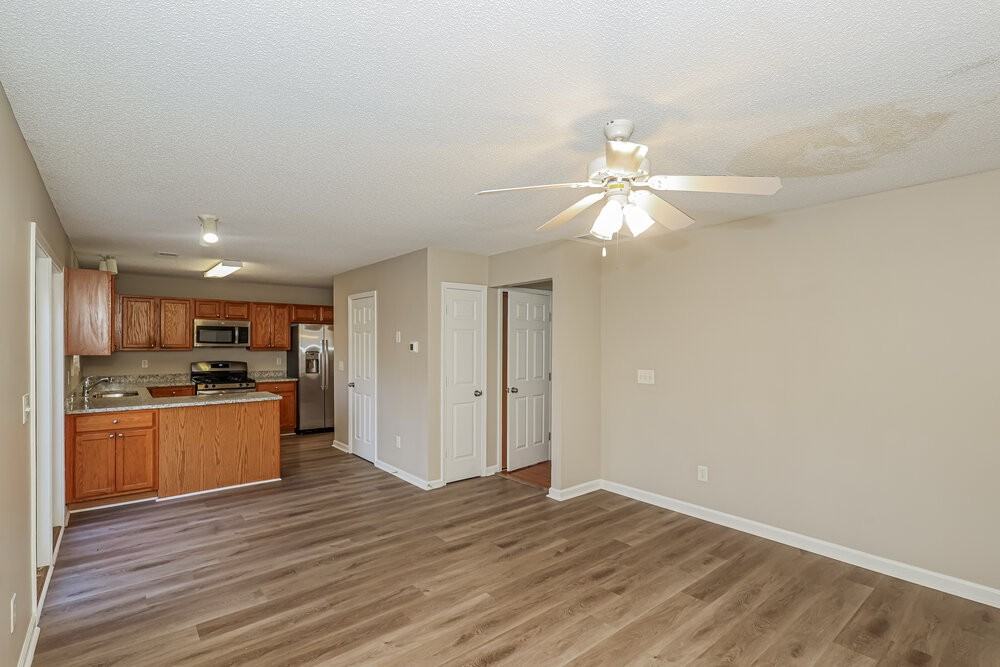 255 Bainbridge Cir - Photo 7 of 18