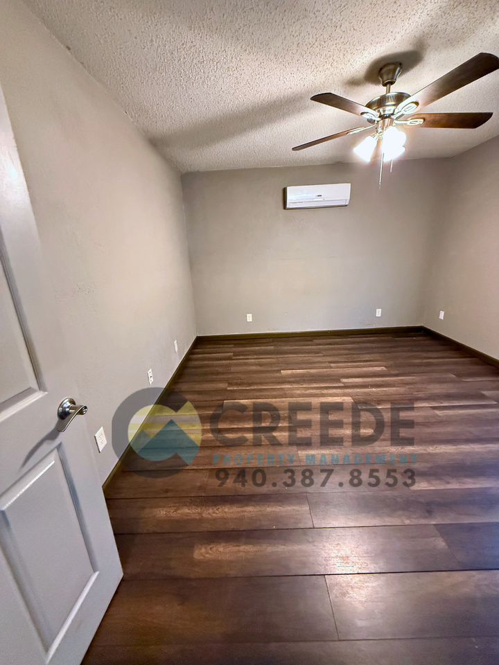 182 1452 - Photo 4 of 24