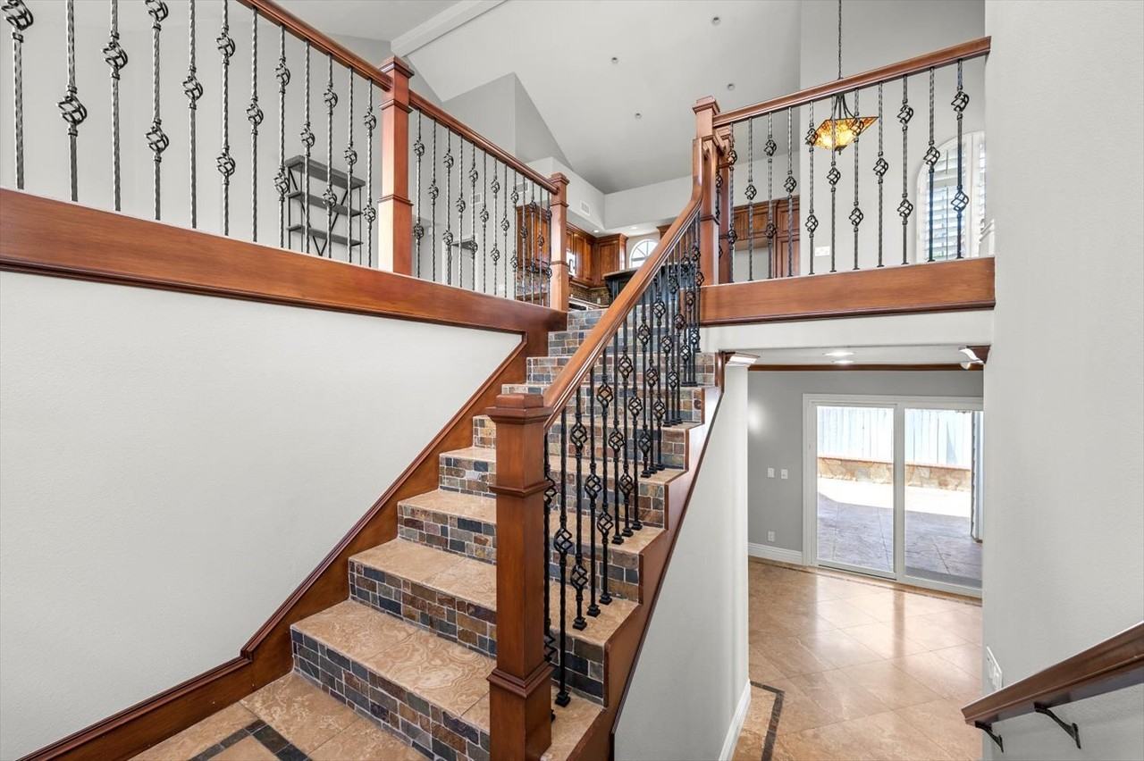 2547 Orange Ave #B - Photo 2 of 27