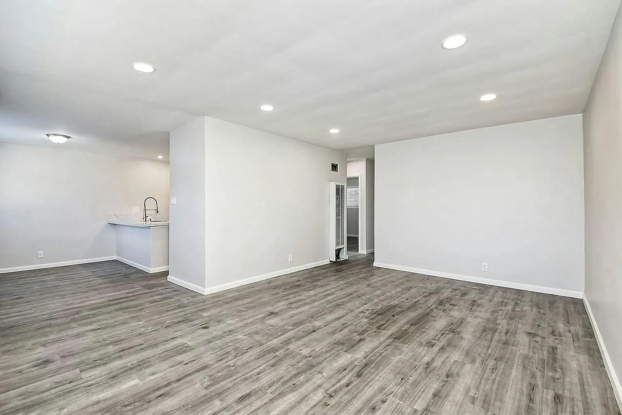 204 West Los Angeles Drive - Photo 2 of 20