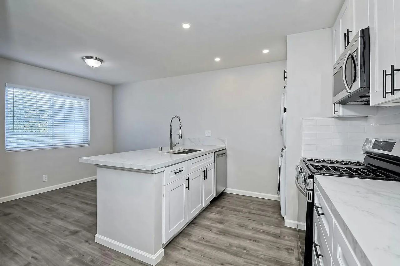 204 West Los Angeles Drive - Photo 6 of 20