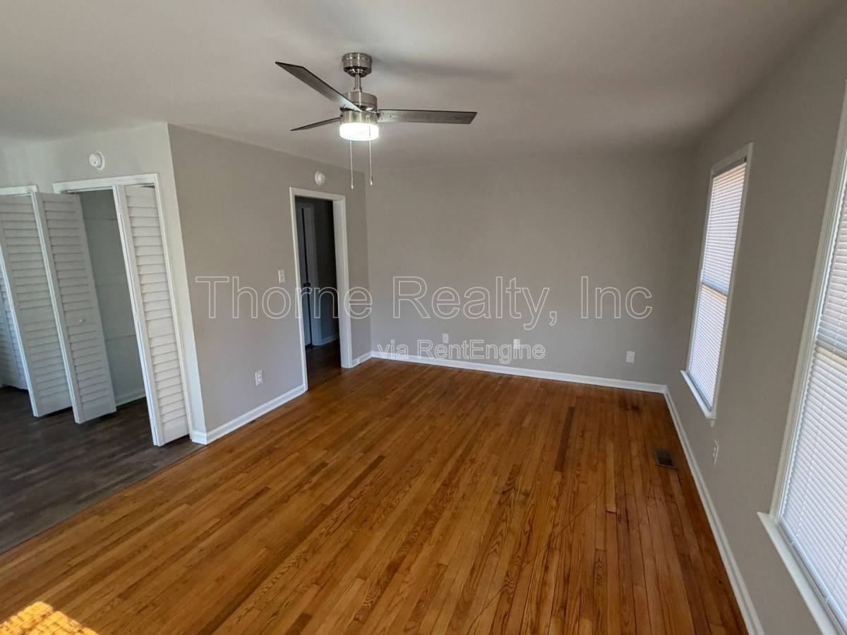 2240 Sherwood Ave - Photo 2 of 10