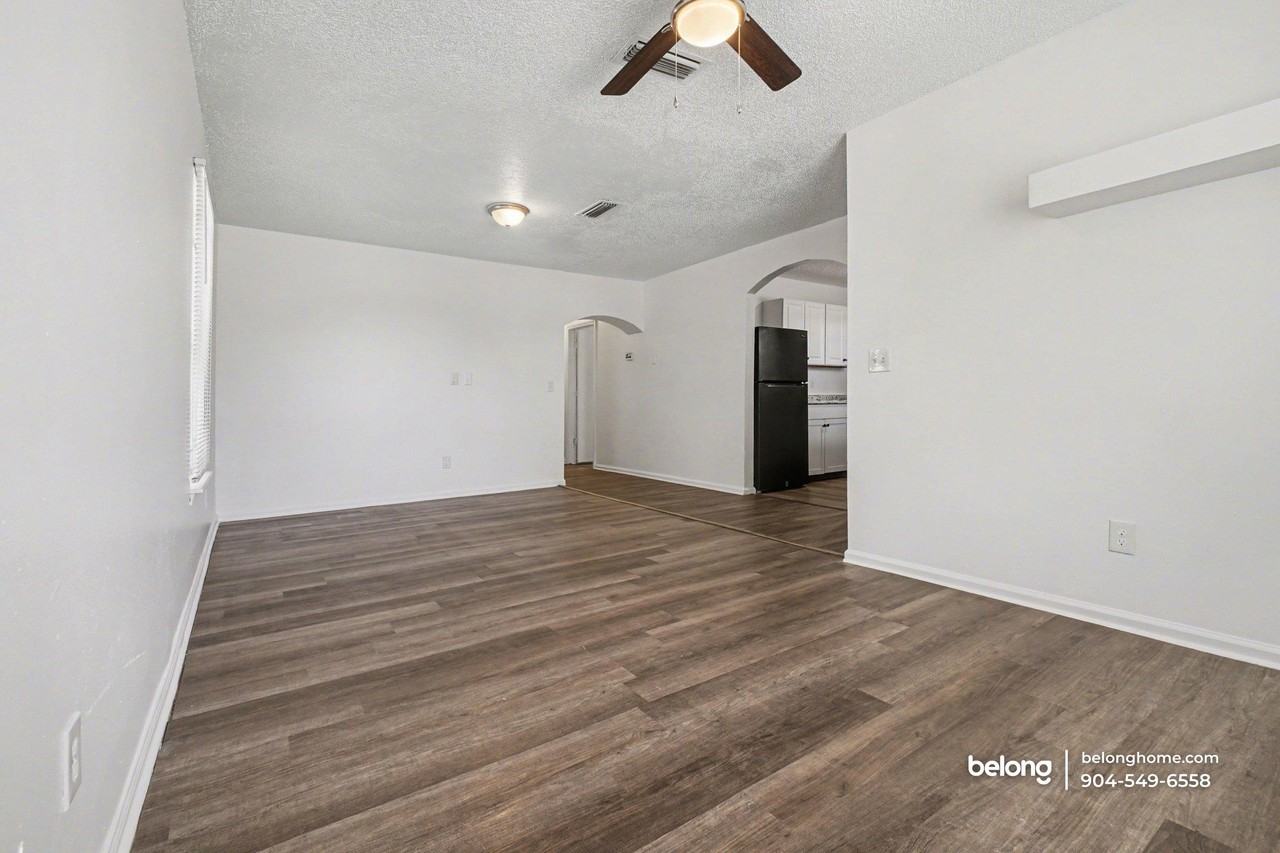 1995 W 4th St - Photo 6 of 18