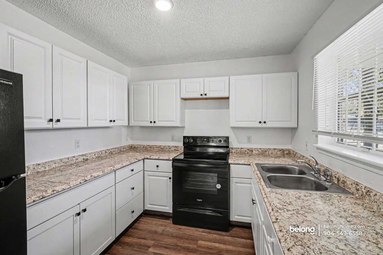 1995 W 4th St - Photo 7 of 18