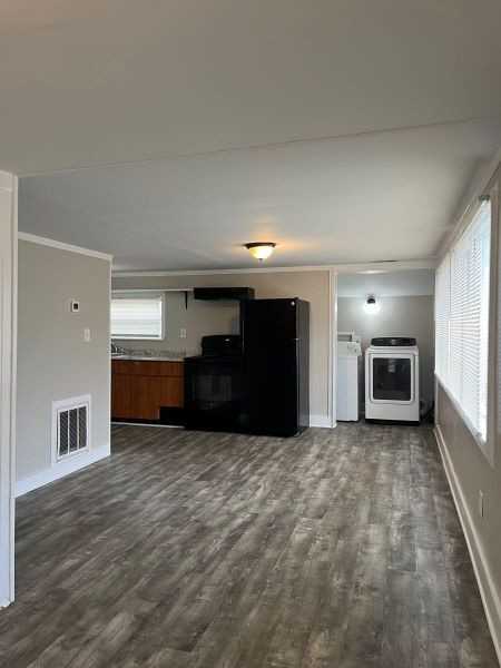 415 Landau Dr - Photo 3 of 9