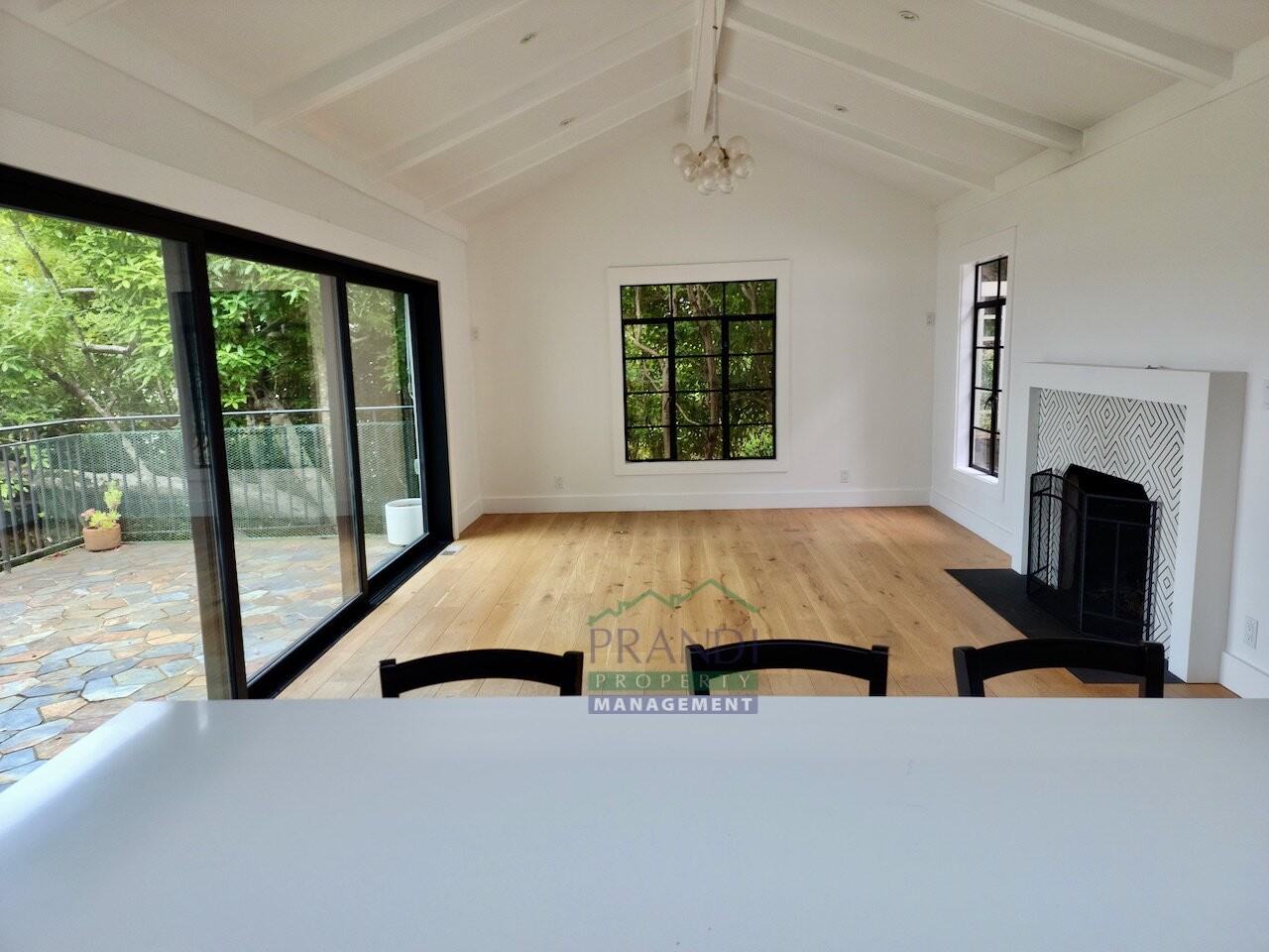 263 Glen Dr - Photo 5 of 14