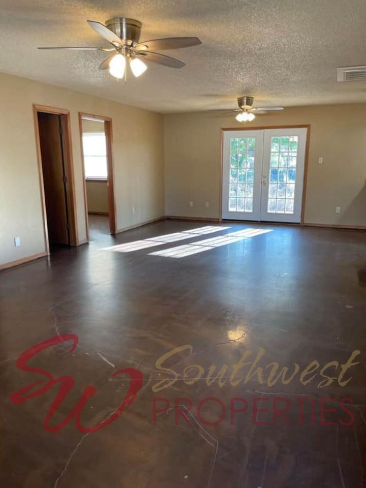 855 S Sixth St - Photo 4 of 9