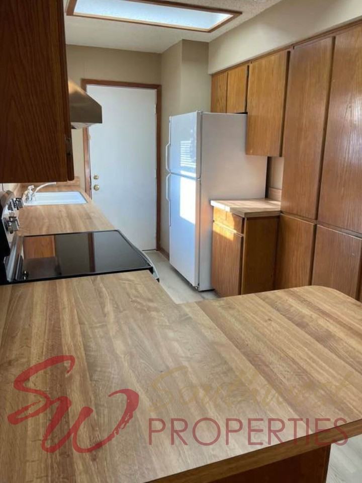 855 S Sixth St - Photo 6 of 9