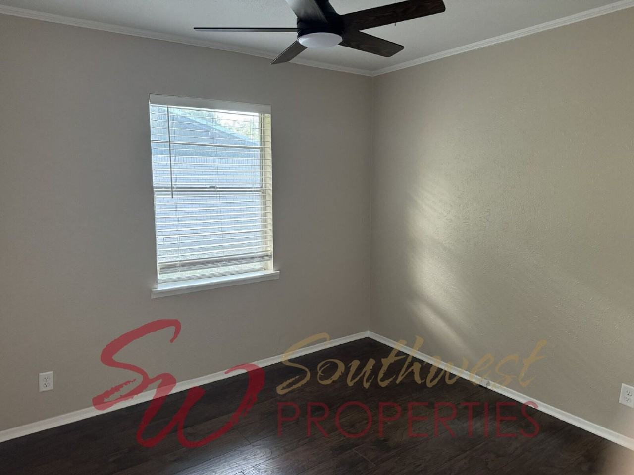 889 N Charlotte Ave - Photo 7 of 13