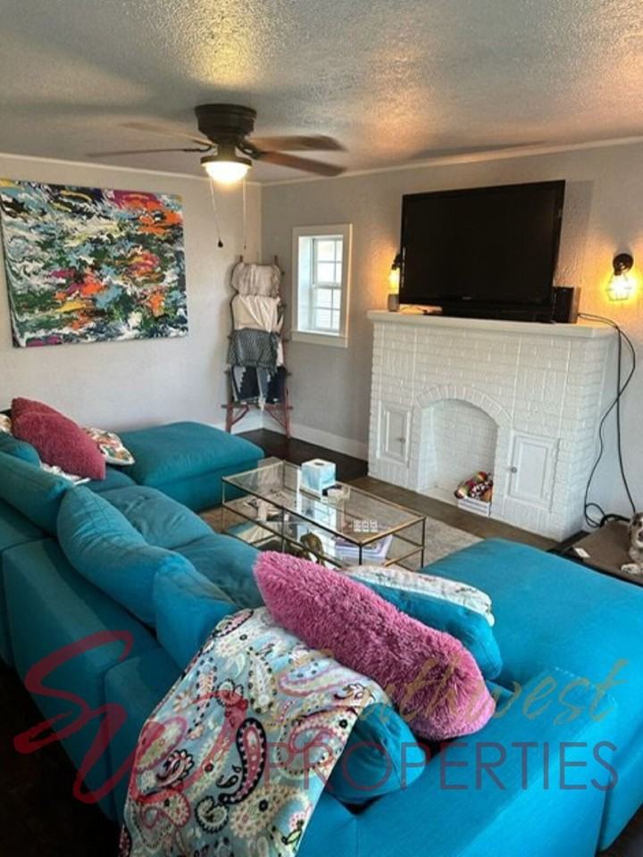 729 W Tarleton St - Photo 4 of 25