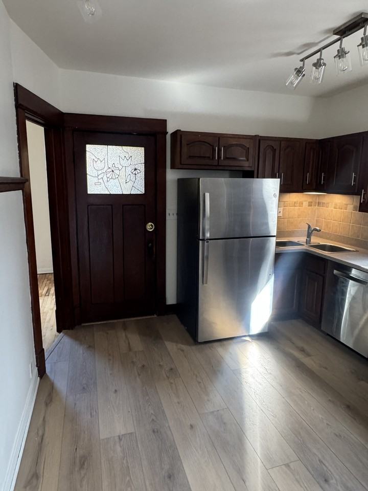 2992 S Wentworth Ave - Photo 3 of 20