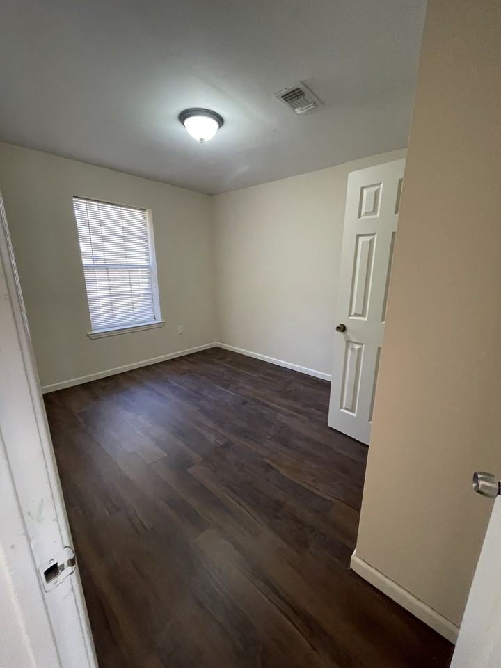 2330 Cades Cove Dr #MAIN - Photo 3 of 16