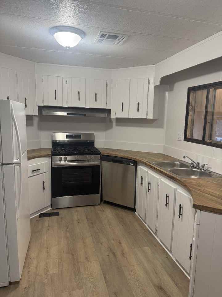 1251 N 22nd Cir - Photo 5 of 13