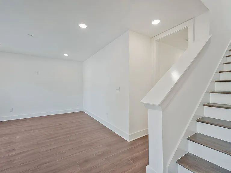 1022A Alice St - Photo 2 of 34