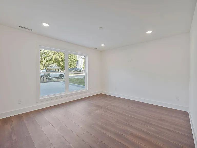 1022A Alice St - Photo 3 of 34