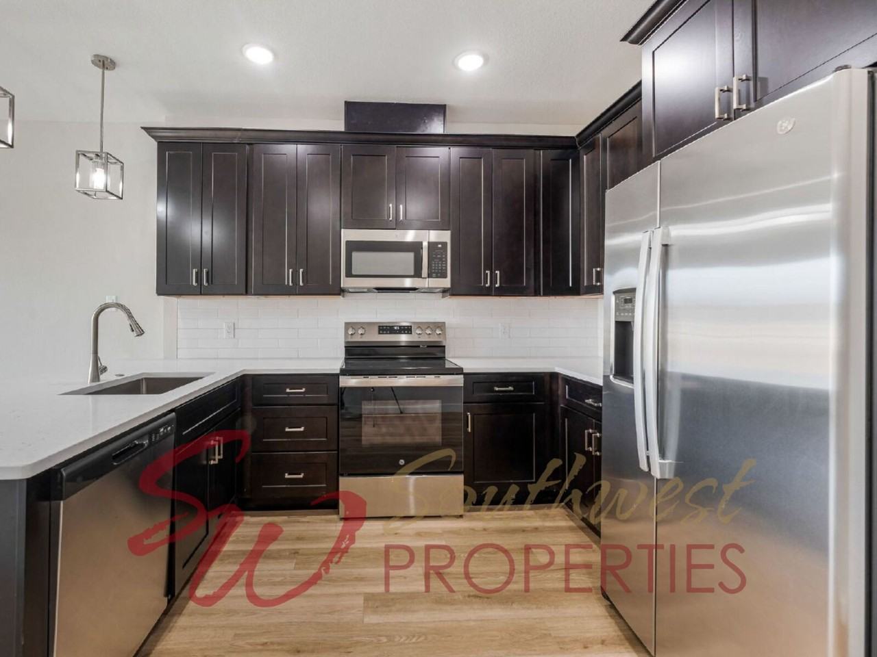 556 Galt Dr - Photo 5 of 20