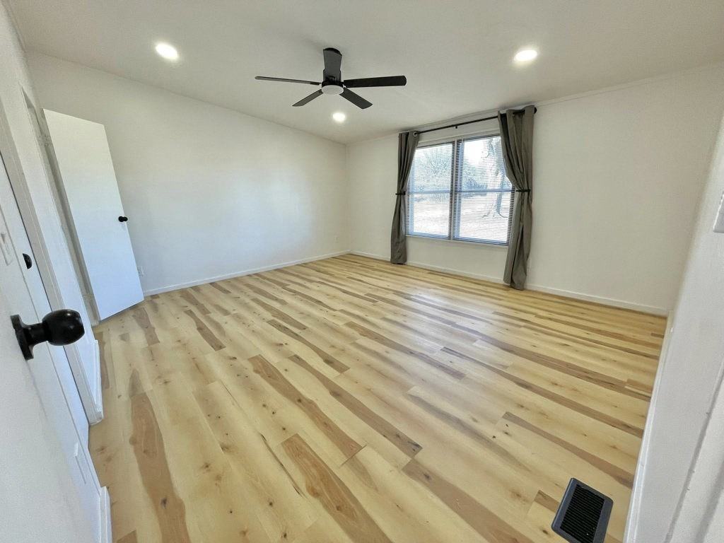 401 Summit Dr - Photo 6 of 21