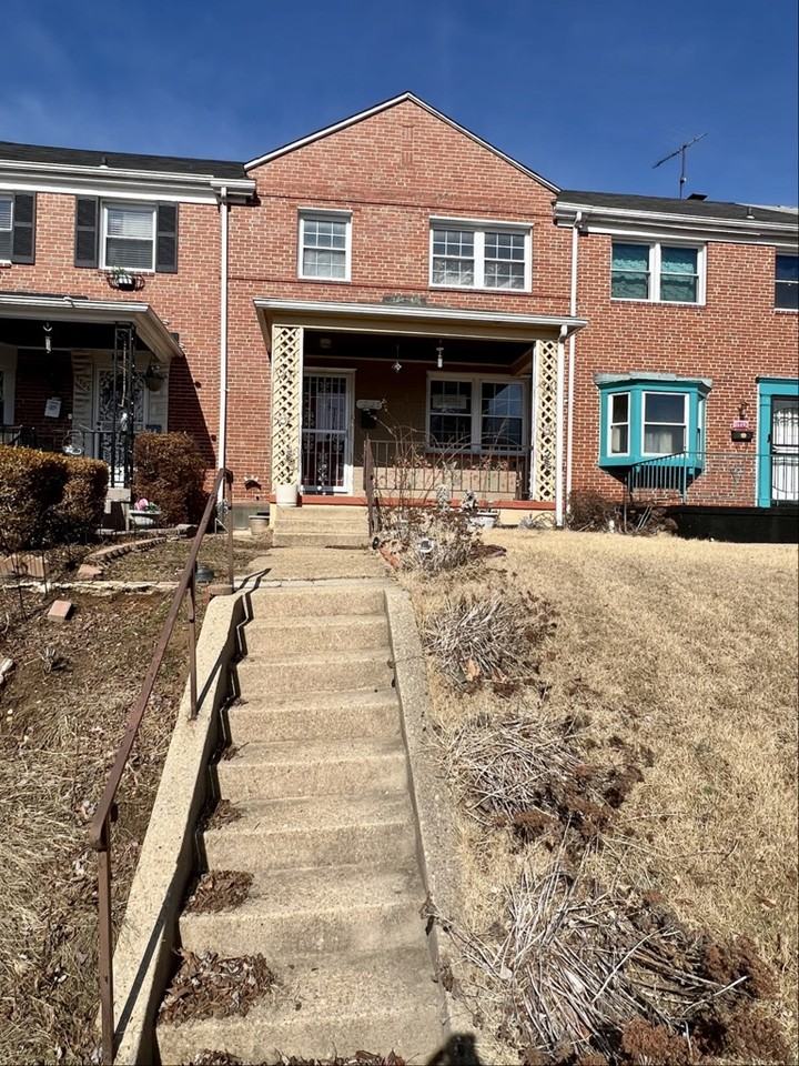 1708 Hartsdale Rd - Photo 2 of 8