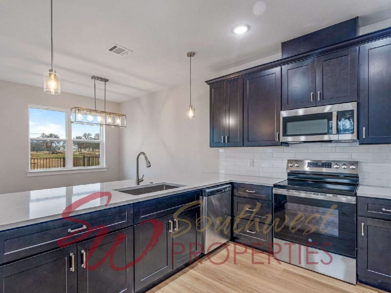 584 Galt Dr - Photo 4 of 19