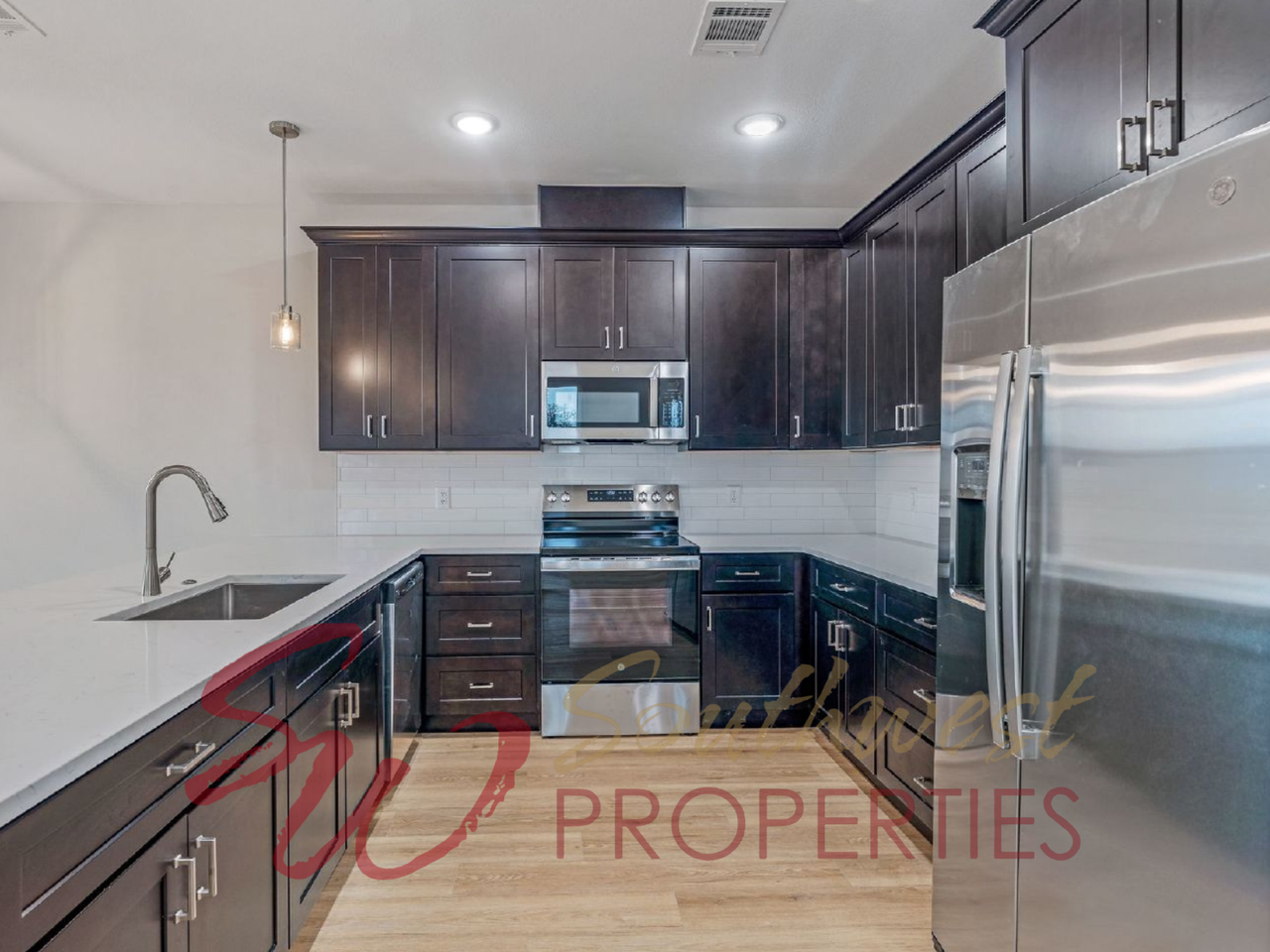 584 Galt Dr - Photo 5 of 19