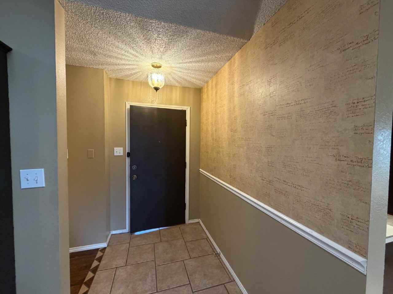 5813 74th St - Photo 2 of 21