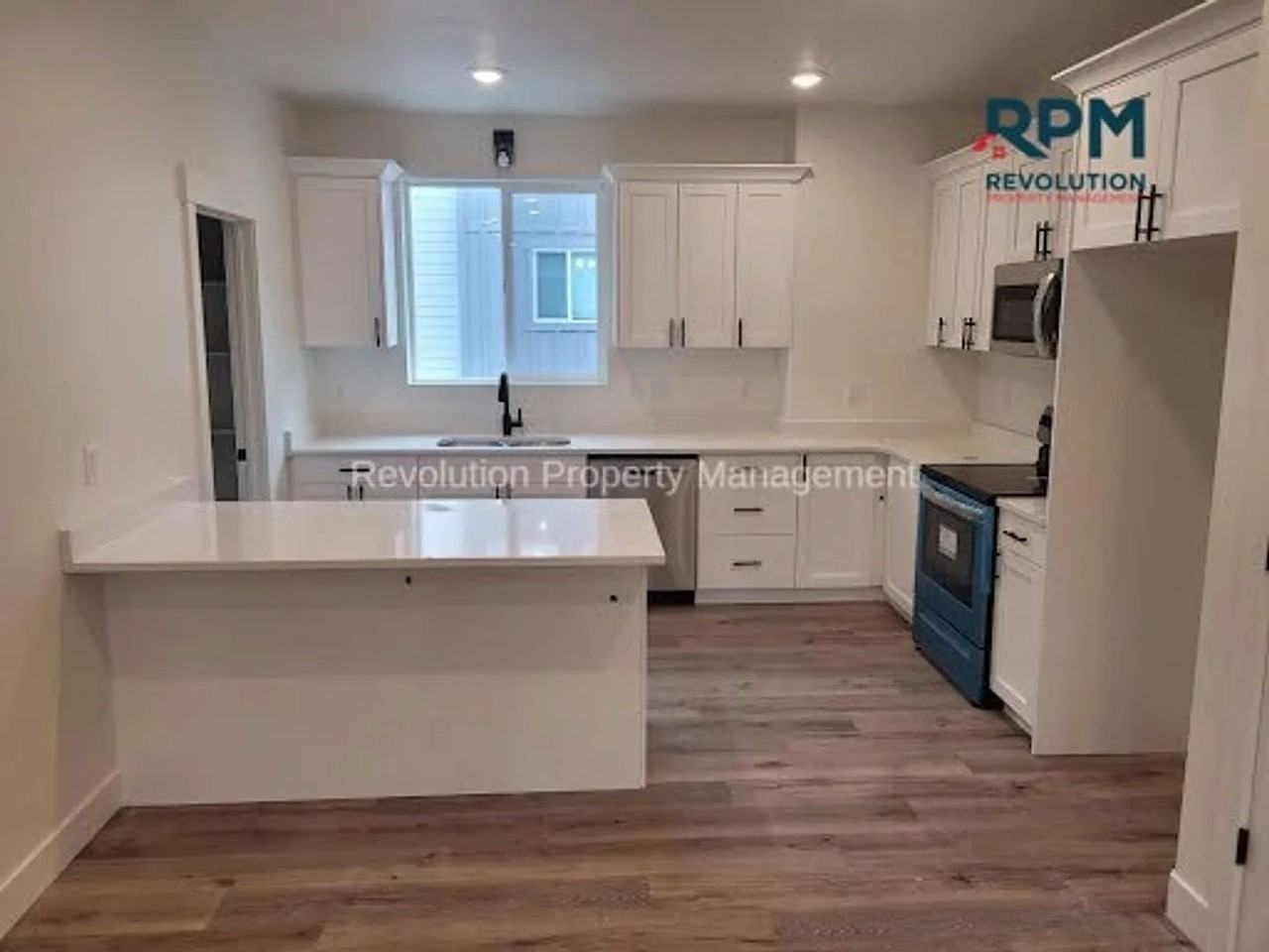 1279 E 1640 S - Photo 4 of 12