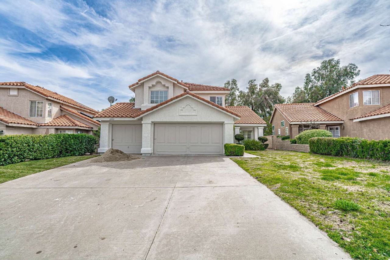 27712 Rainier Rd - Photo 3 of 37