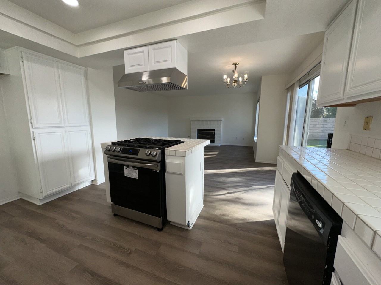 27712 Rainier Rd - Photo 7 of 37