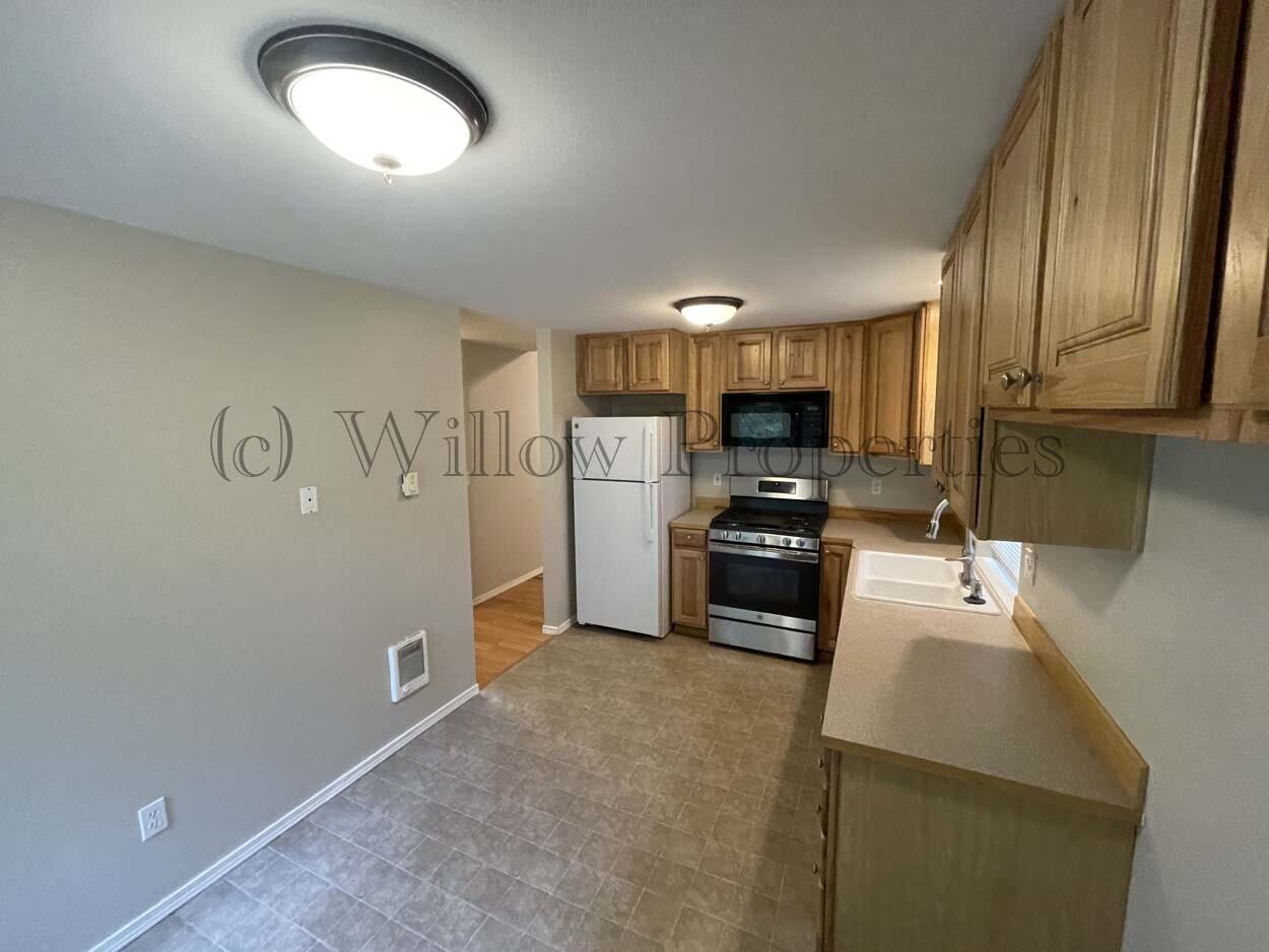 108 Crestwood Dr Sw - Photo 4 of 11