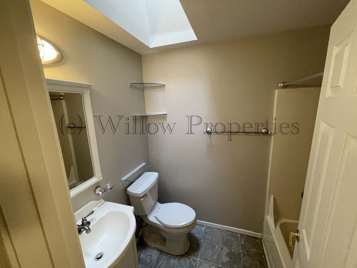 108 Crestwood Dr Sw - Photo 6 of 11