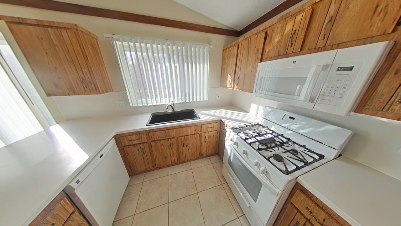 12957 Canterbury Dr - Photo 4 of 16