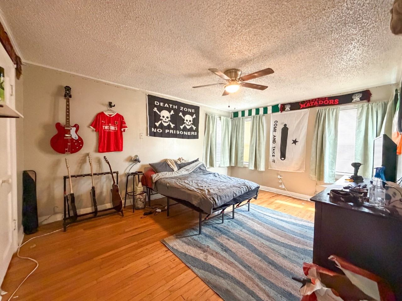 2710 32nd St - Photo 3 of 6