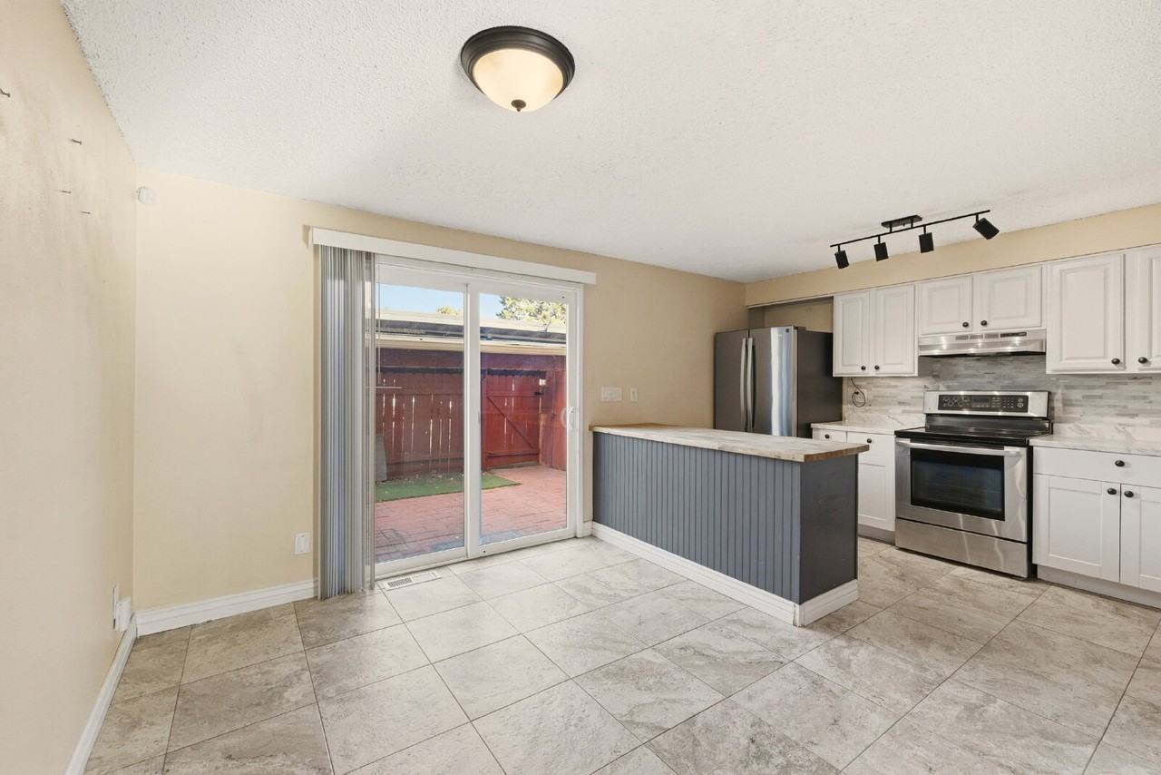 234 W Rockrimmon Blvd - Photo 6 of 24