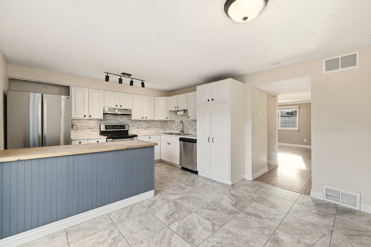 234 W Rockrimmon Blvd - Photo 7 of 24