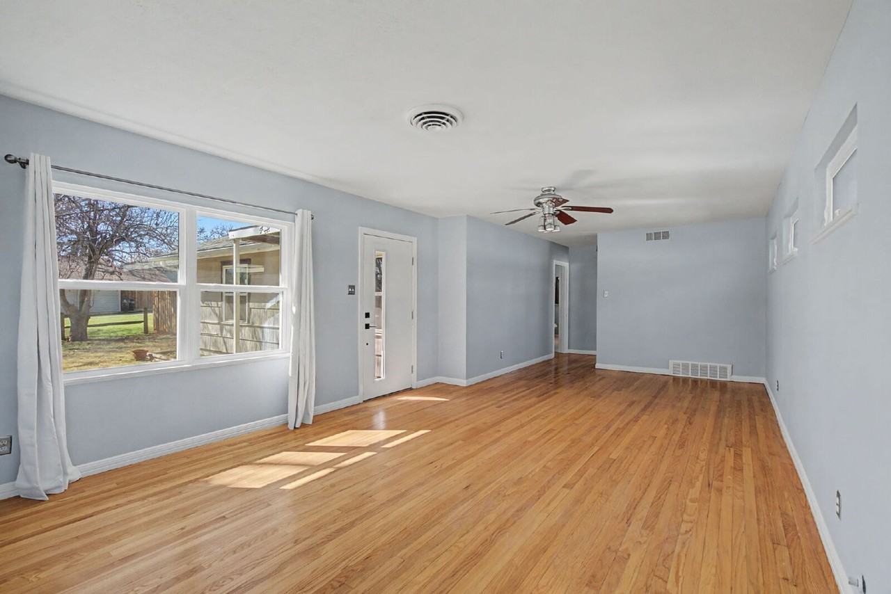 422 N Pecan St - Photo 6 of 26