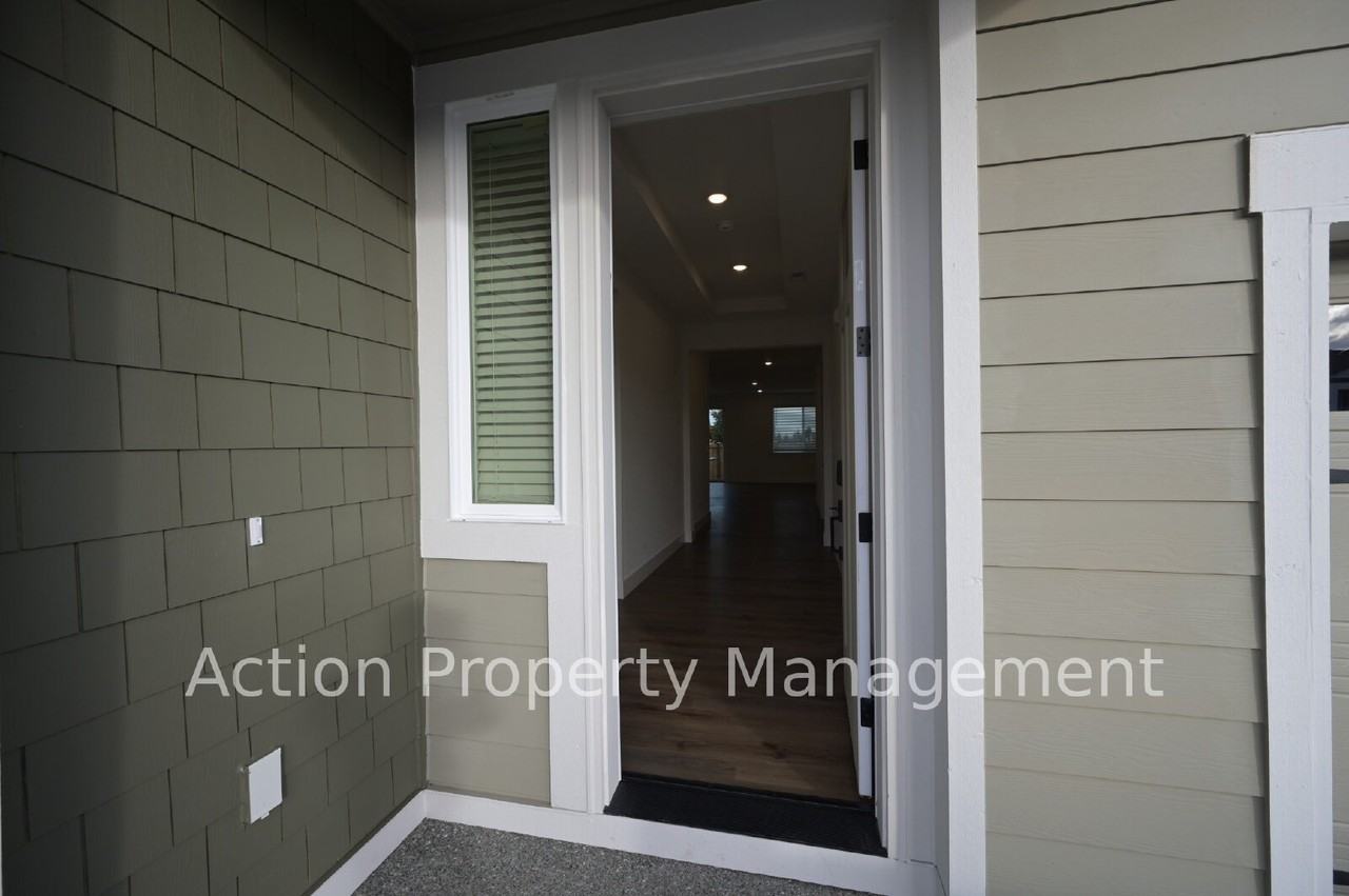 1044 Royal Velvet Dr - Photo 2 of 27