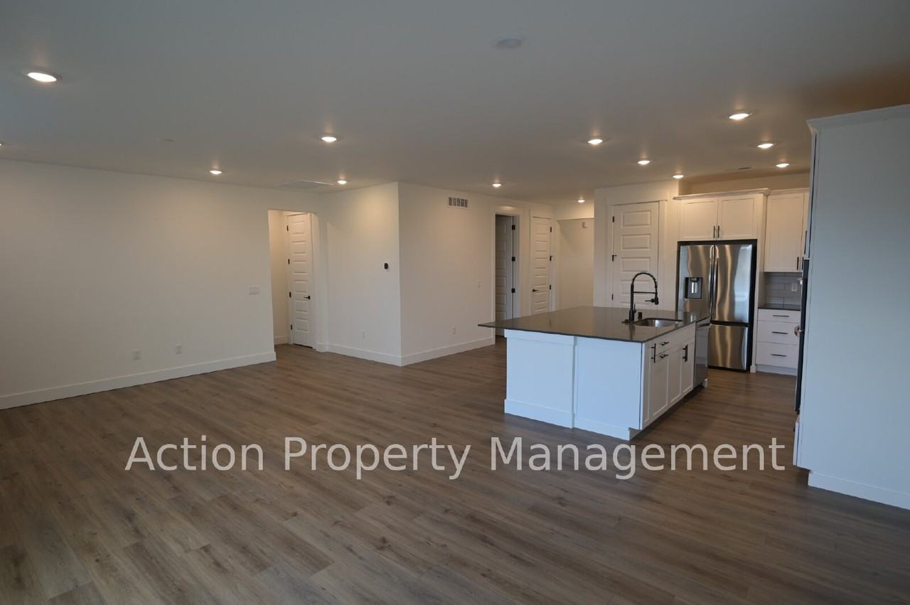 1044 Royal Velvet Dr - Photo 7 of 27