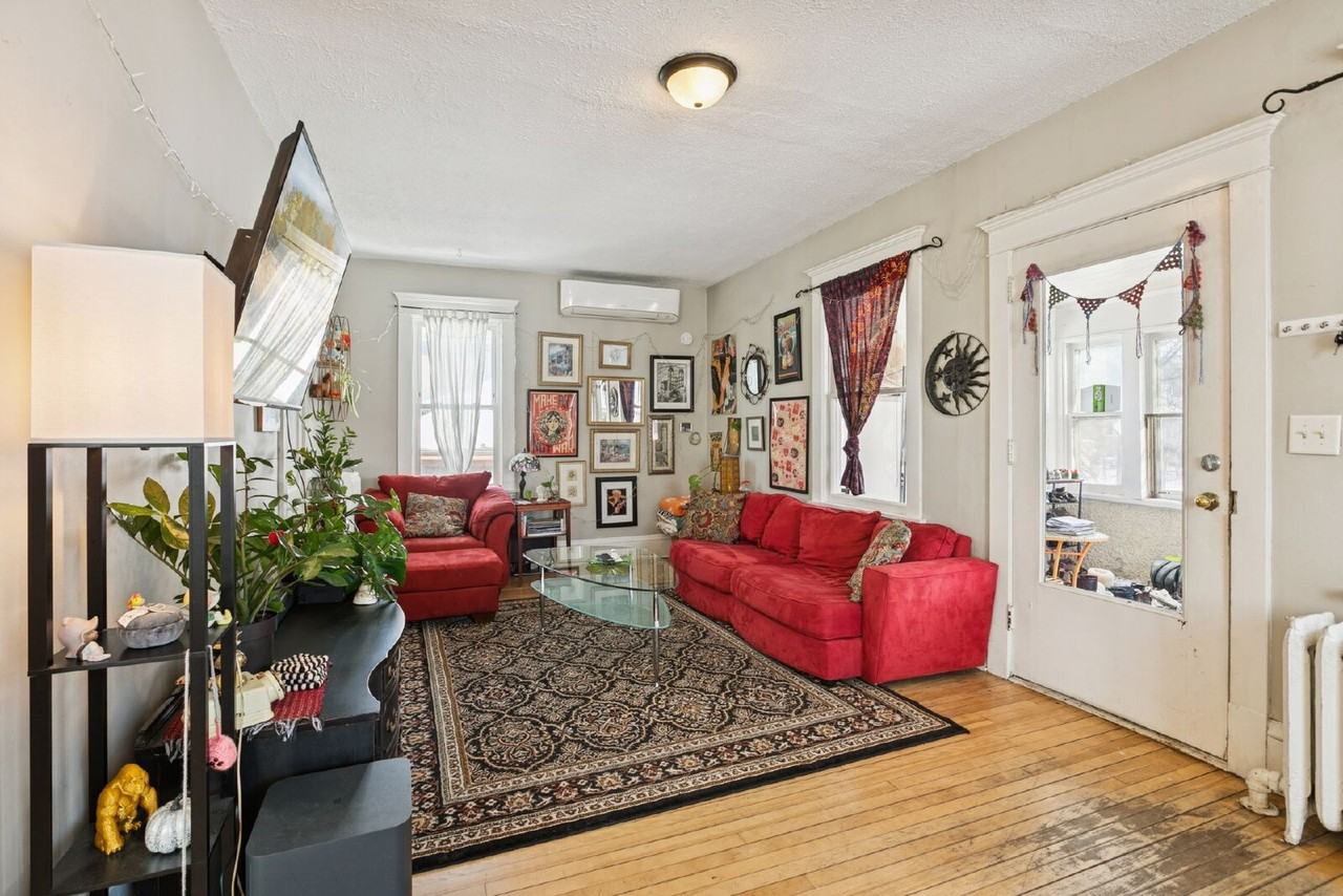 1609 Talmage Ave Se - Photo 3 of 24