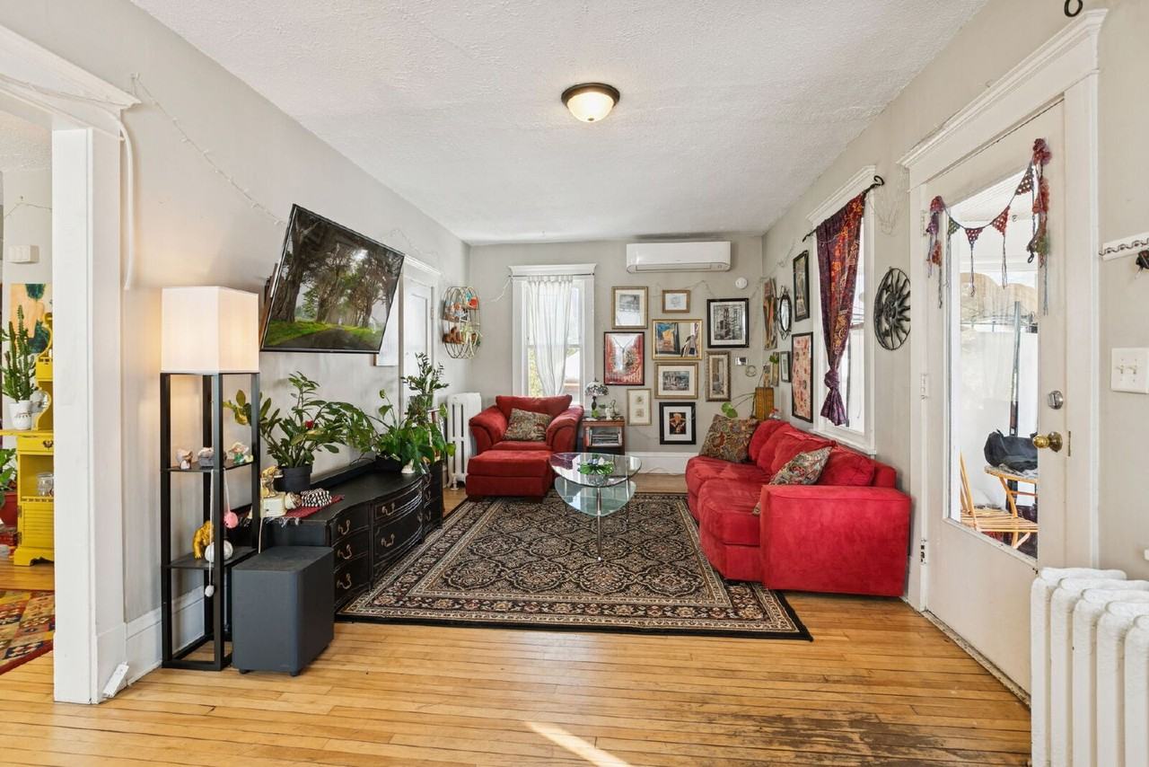 1609 Talmage Ave Se - Photo 4 of 24