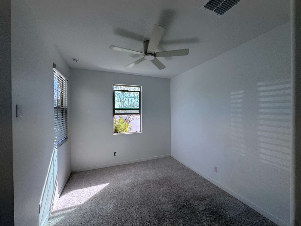 26256 S 230th St - Photo 5 of 33