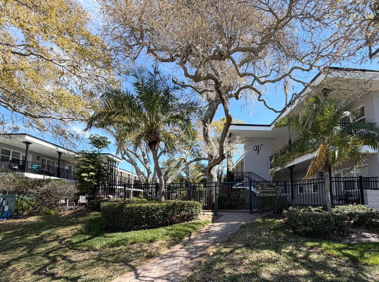 1101 Victoria Dr #23 - Photo 3 of 20