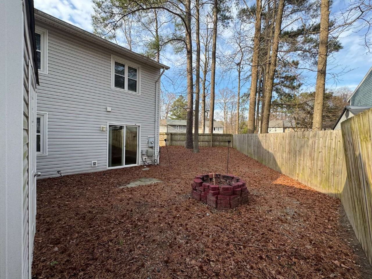 4335 Stafford Dr - Photo 4 of 27