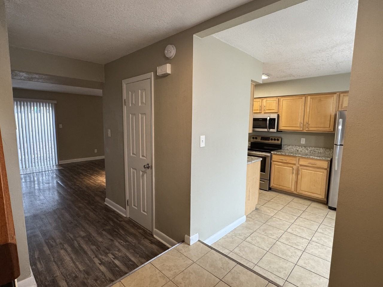 4335 Stafford Dr - Photo 5 of 27