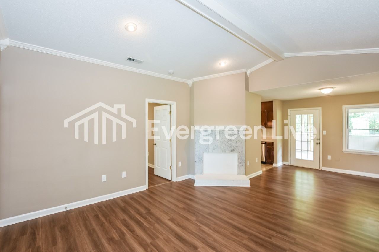 12811 Copperfield Ln - Photo 4 of 15