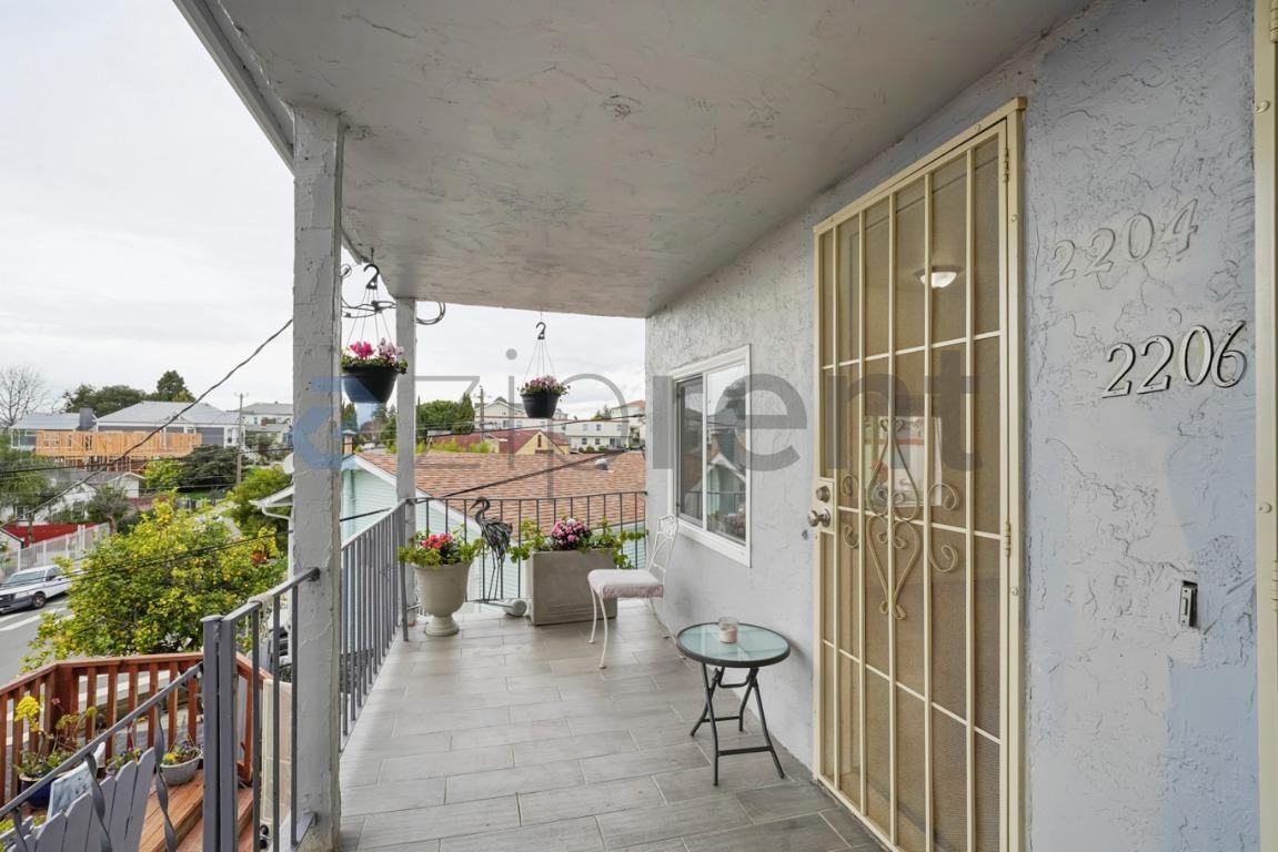 2204 E 24th St #2204A - Photo 2 of 24